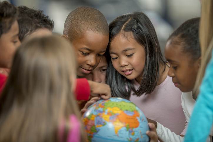 Learning Geography by Looking at the World Learning Geography by Looking at the World